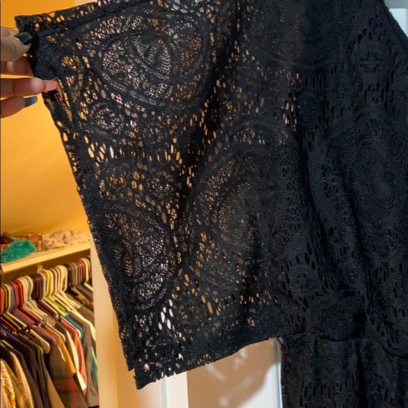 LBD lace overlay Dress - Picture 3 of 6